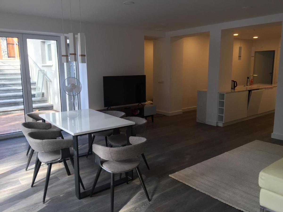 Luksusowy Apartament Pod Lasem, Otwock -Shared Garden, Sauna, Wood Hot Tub! Hot Tub Seasonal! المظهر الخارجي الصورة